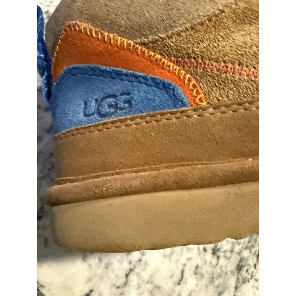UGG Kid's Boot Size 3 Unisex‎ Boy Girl Brown Hiking Outdoors Youth Kids Walking